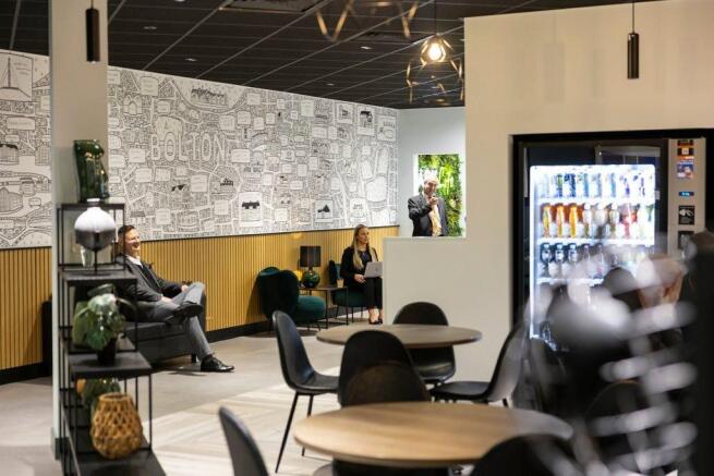 propertyparklands1aCafe1.jpg