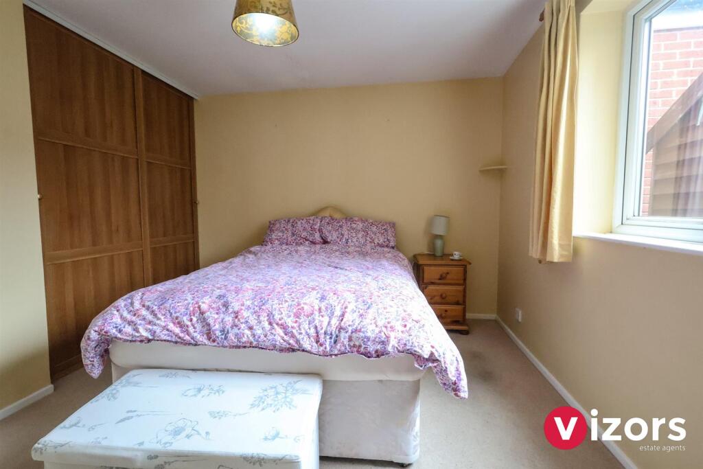 House in Redditch, Winyates - More