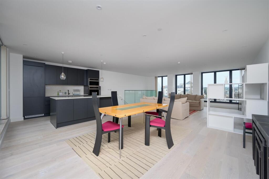 Apartment in Warwick, Lillington, Royal Leamington Spa - View 3