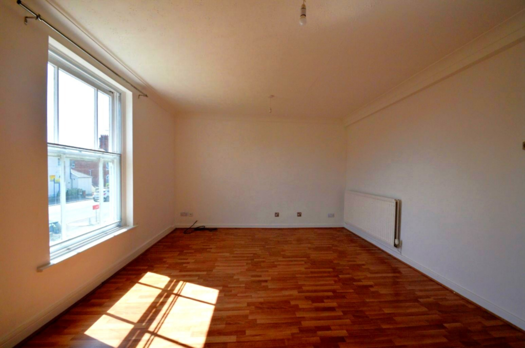 Apartment in Worcester - View 5