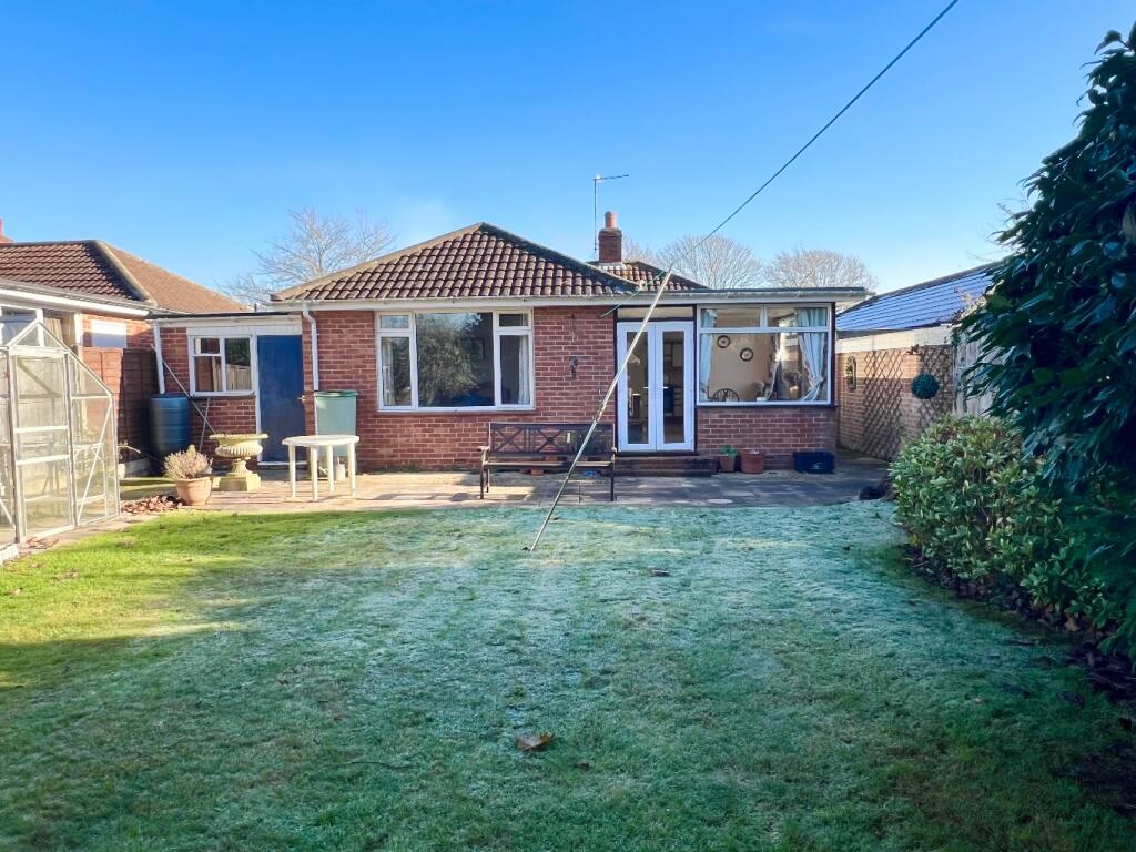 Springfield Avenue, Holbury, Southampton, Hampshire, SO45 photo 2