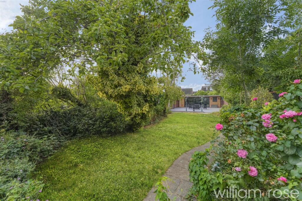 House in London, Woodford Green - View 3