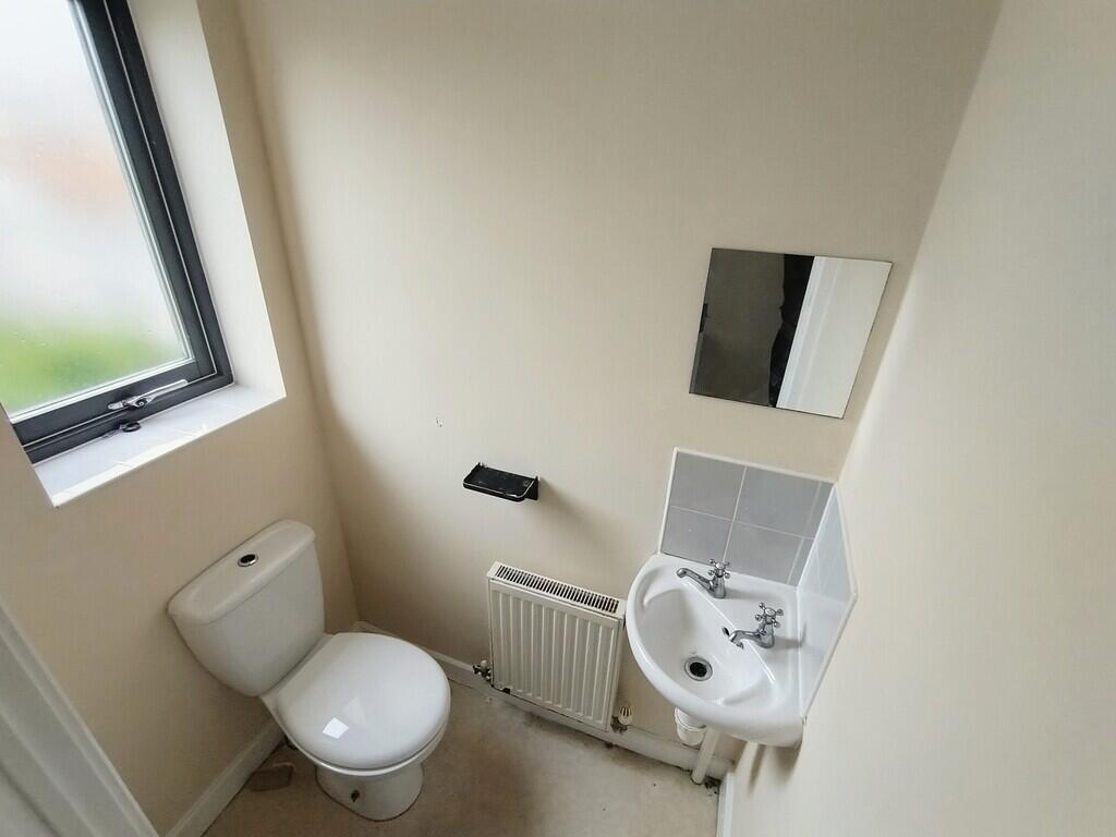 House in Wolverhampton, West Midlands - More