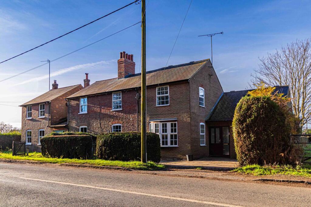 Main image of property: Chesham Road, Wigginton, Tring, Hertfordshire, HP23