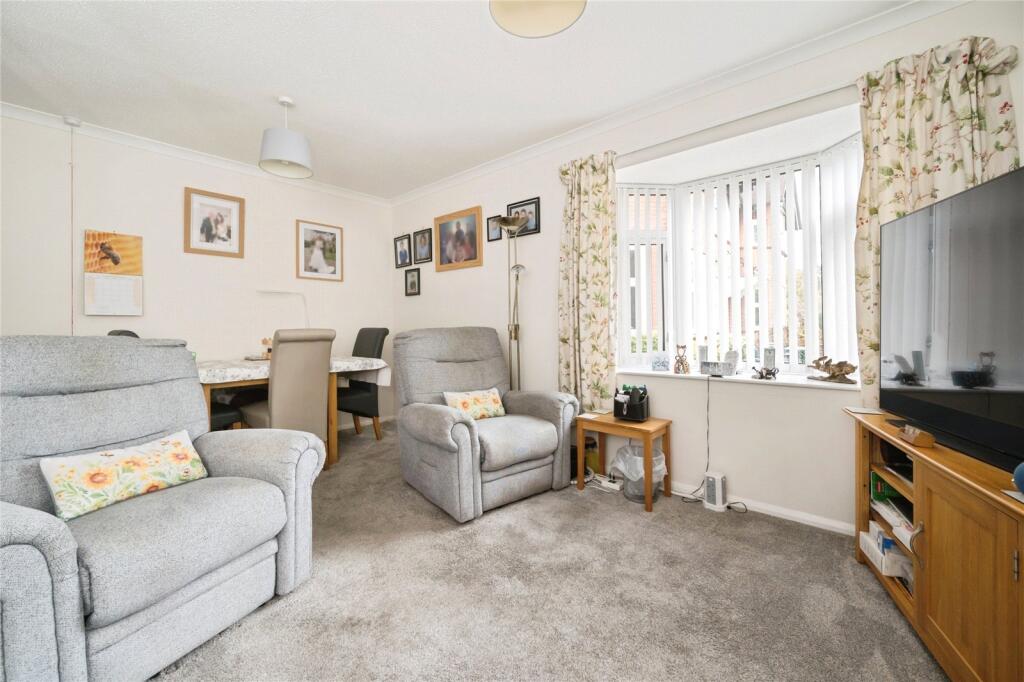 Apartment in Southampton - View 4