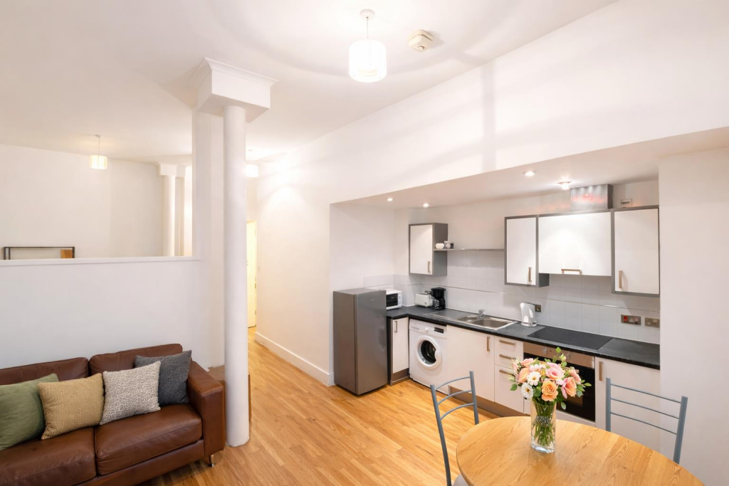 Apartment in Liverpool - View 5