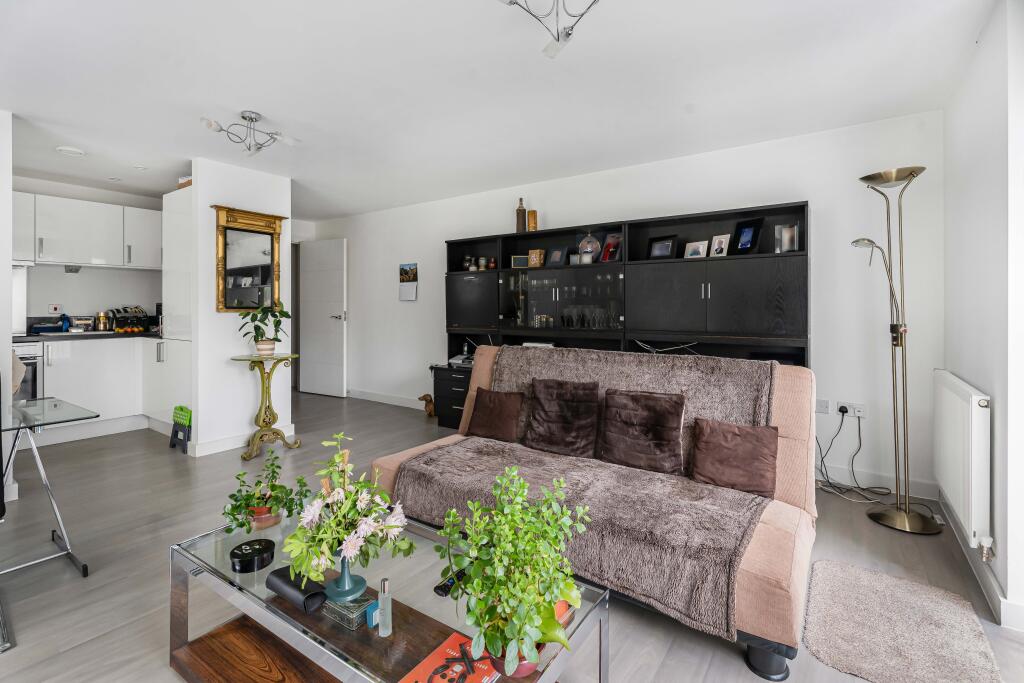 Apartment in St Albans - View 4