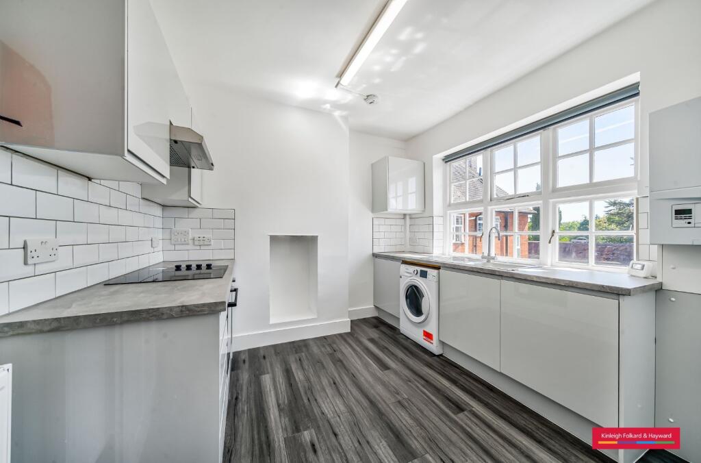 Apartment in London, Hampstead Garden Suburb - View 2