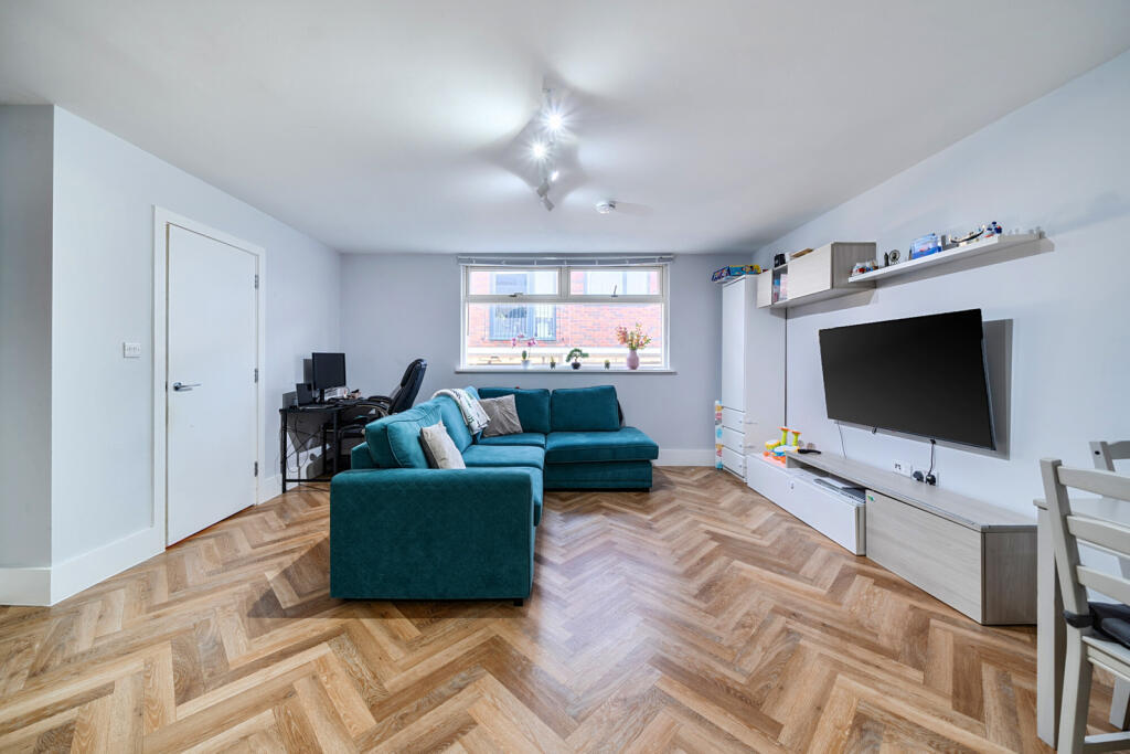 House in Harrow - View 4