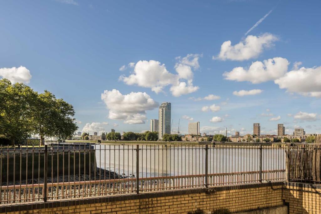 Main image of property: Old Bellgate Place, Canary Wharf