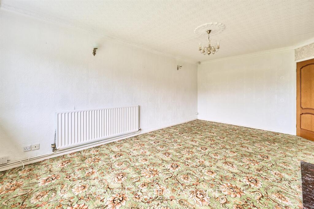 House in Stoke-on-Trent - View 3