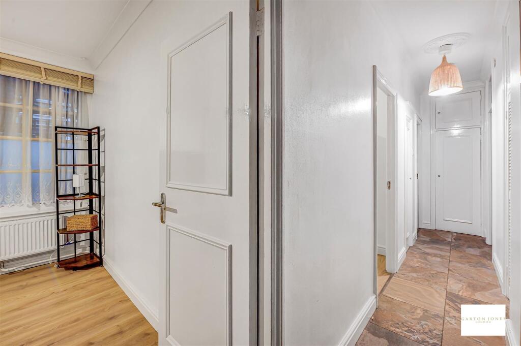Apartment in London - More