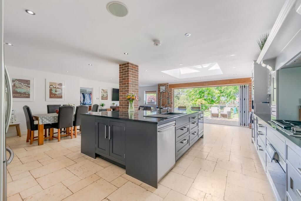House in Redhill - View 3