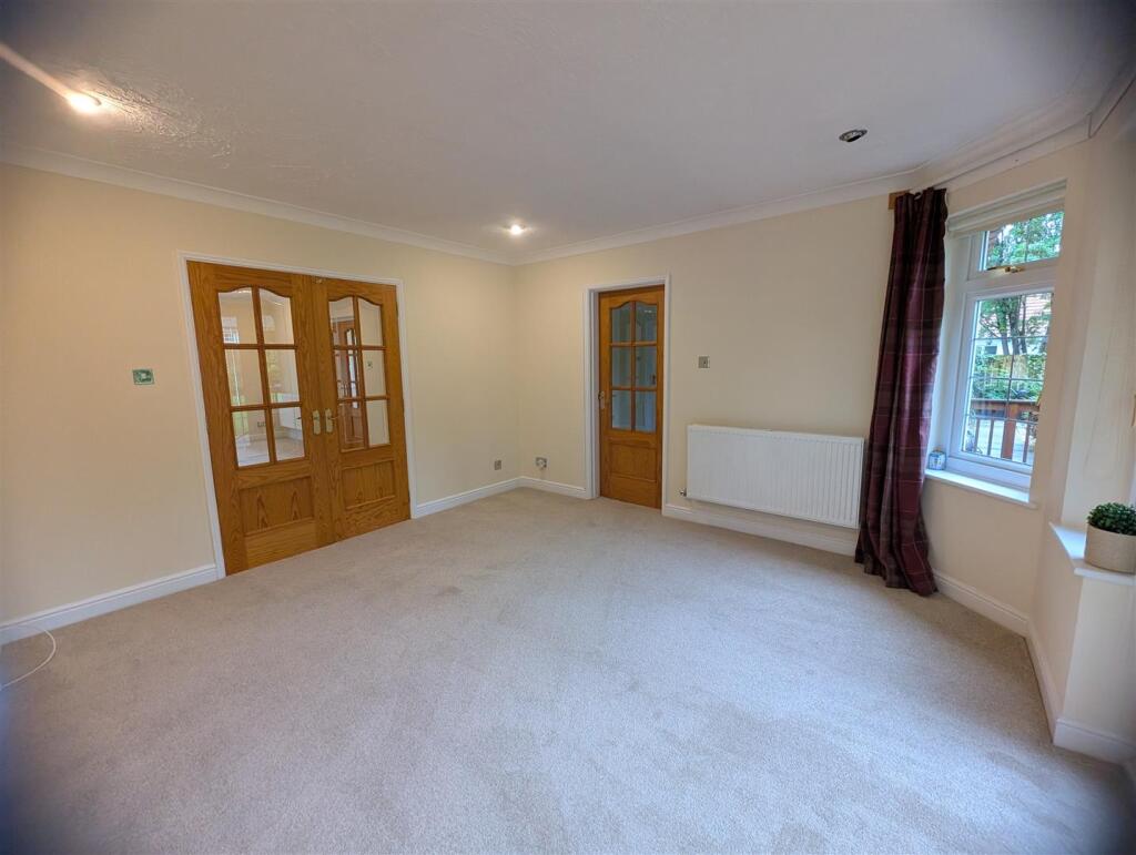 House in Paisley - More