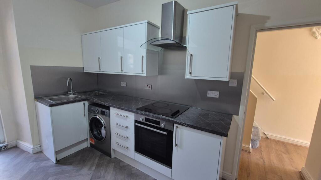 4 bedroom terraced house for rent