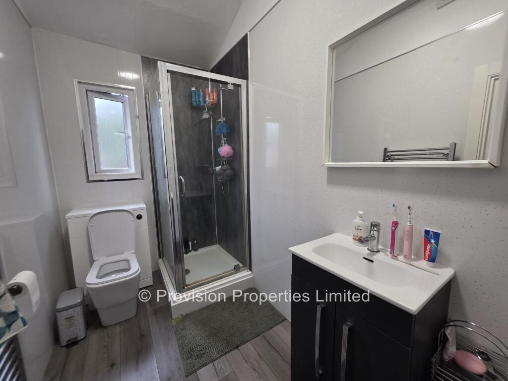8 bedroom terraced house for rent