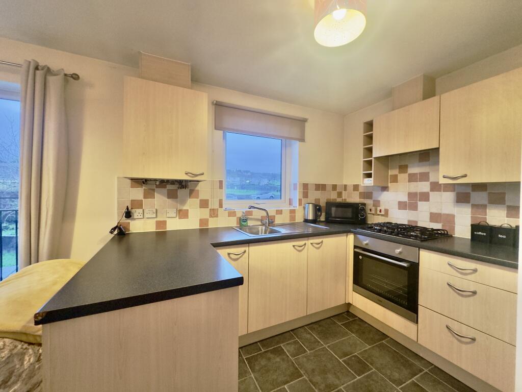 Apartment in Newport - More