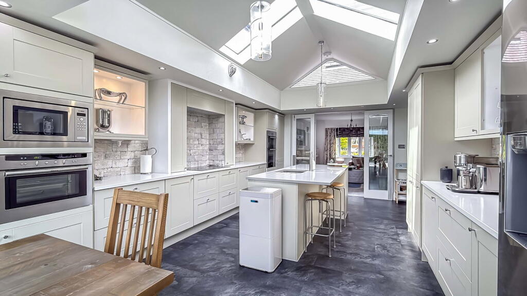 House in Sefton, Liverpool City Region - More