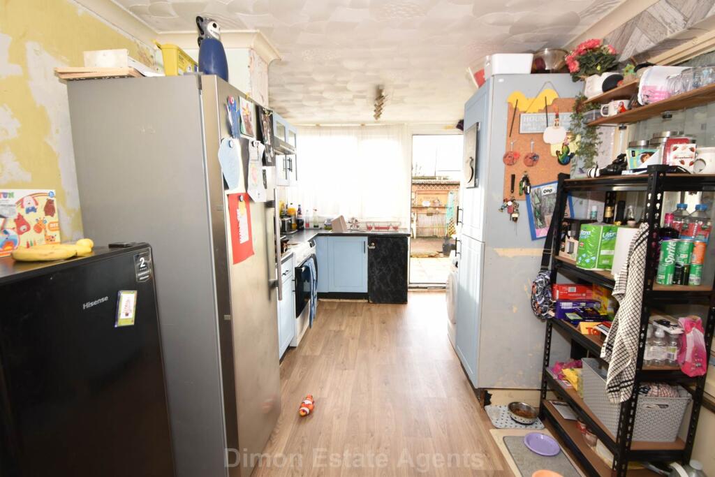 Carless Close, Gosport photo 3