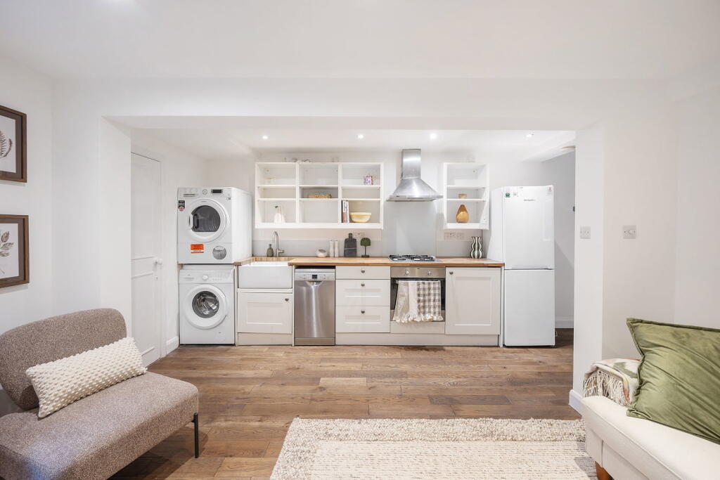 Apartment in London - More