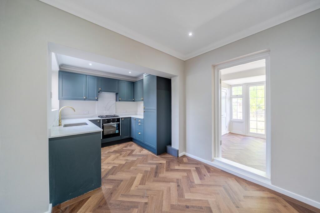 House in Bromley - View 3