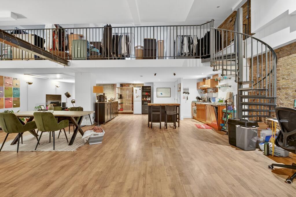 Main image of property: Chandlery House, 40 Gowers Walk, London, E1