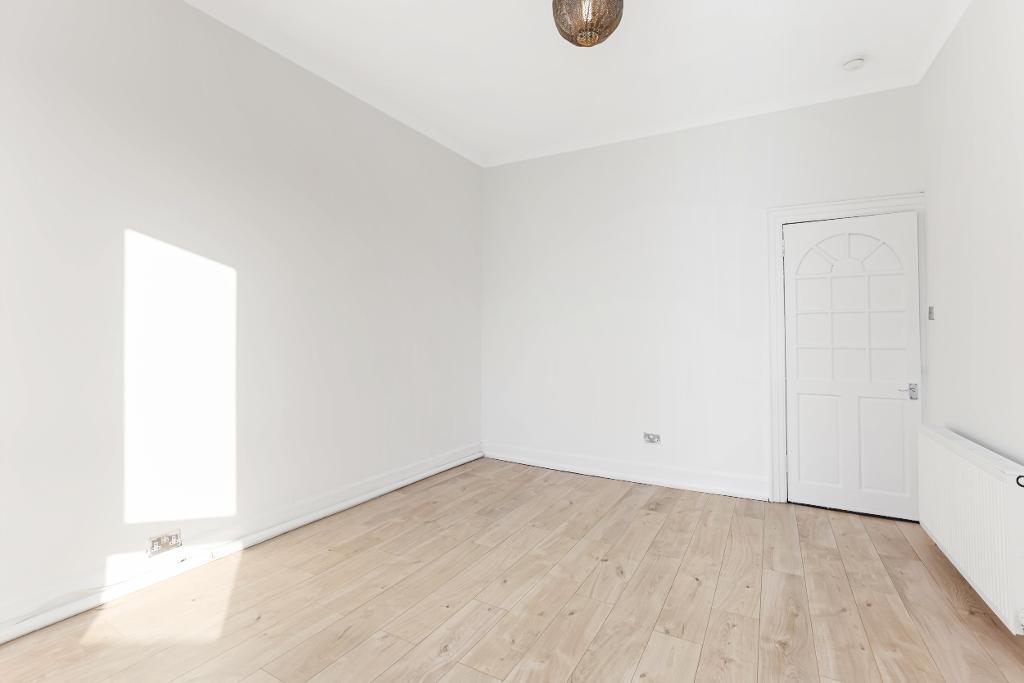Apartment in Glasgow, Budhill - More