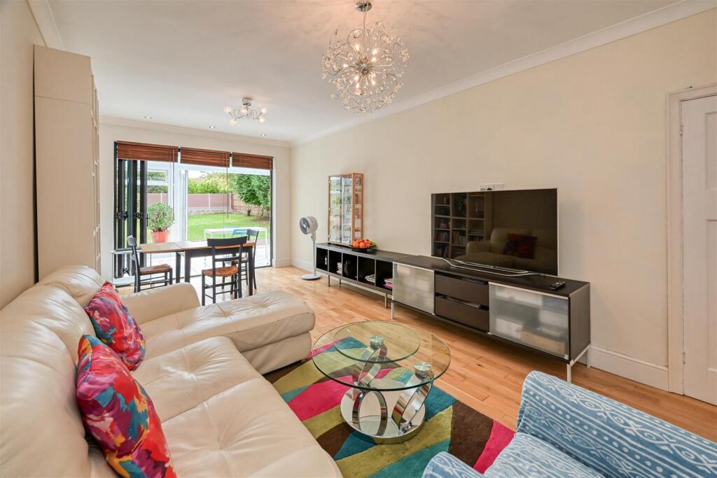 110 Finchfield Lane, Finchfield, Wolverhampton, WV3 8EU photo 3