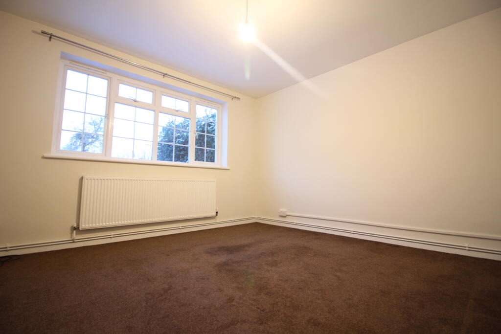 Apartment in Watford - View 3