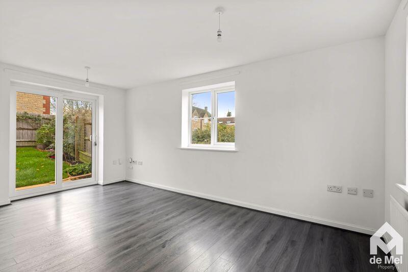 Washpool Road, Bishops Cleeve, Cheltenham, GL52 photo 4
