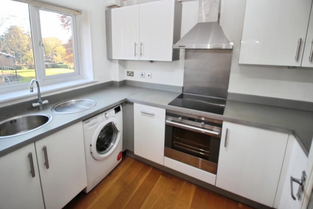 Apartment in Hemel Hempstead - View 4