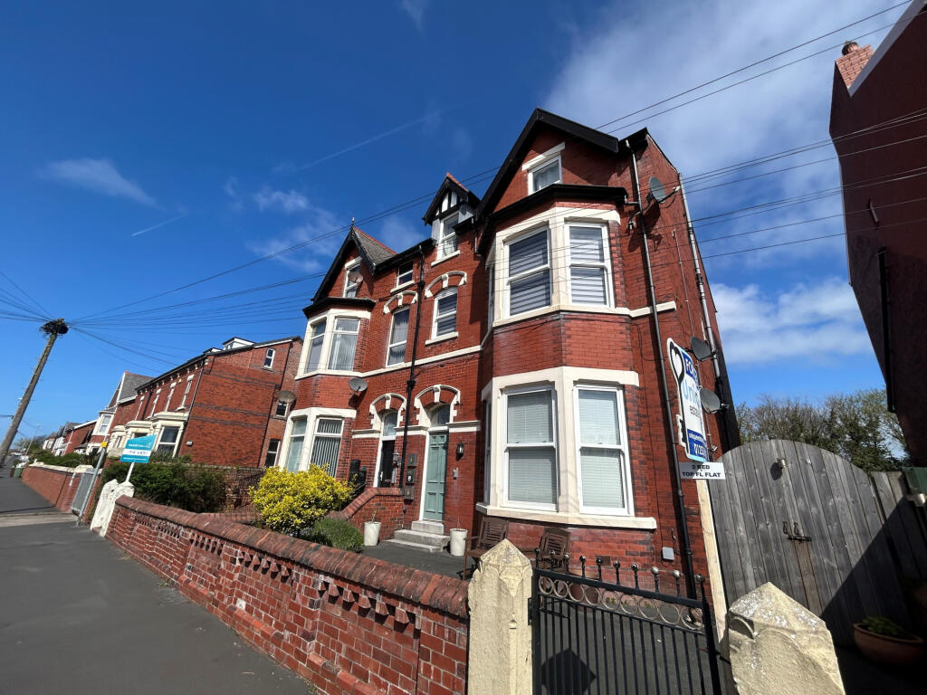 2-bed flat on 159 St. Andrews Road South,  Lytham St. Annes, FY8, £165,000