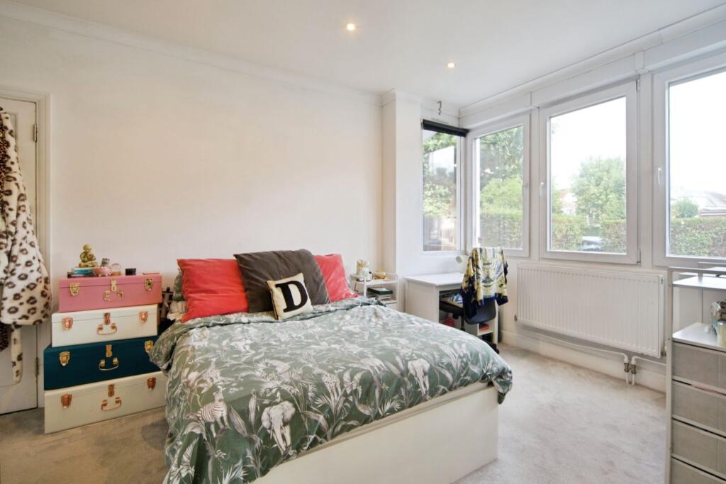 Apartment in London - View 5