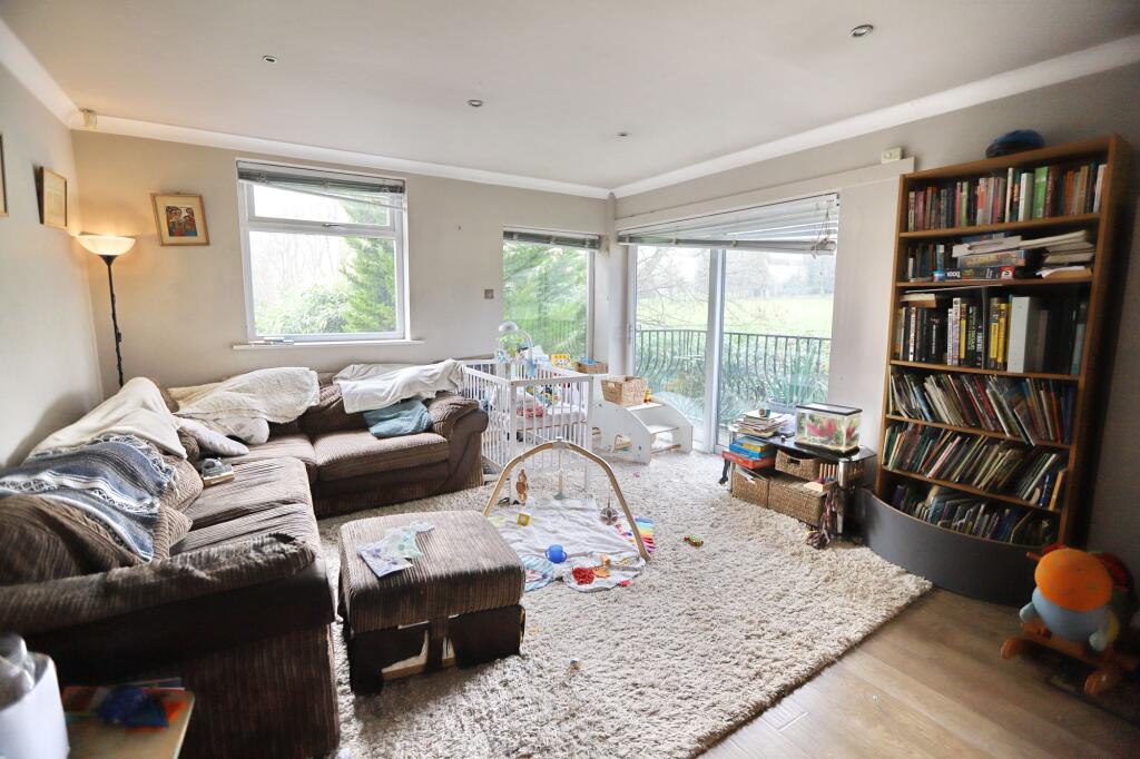 Norwood, Prestwich, M25 photo 4
