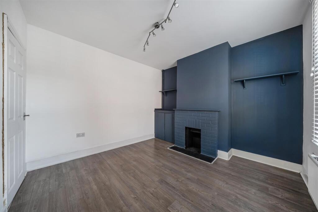Dover Street, Reading, Berkshire photo 4