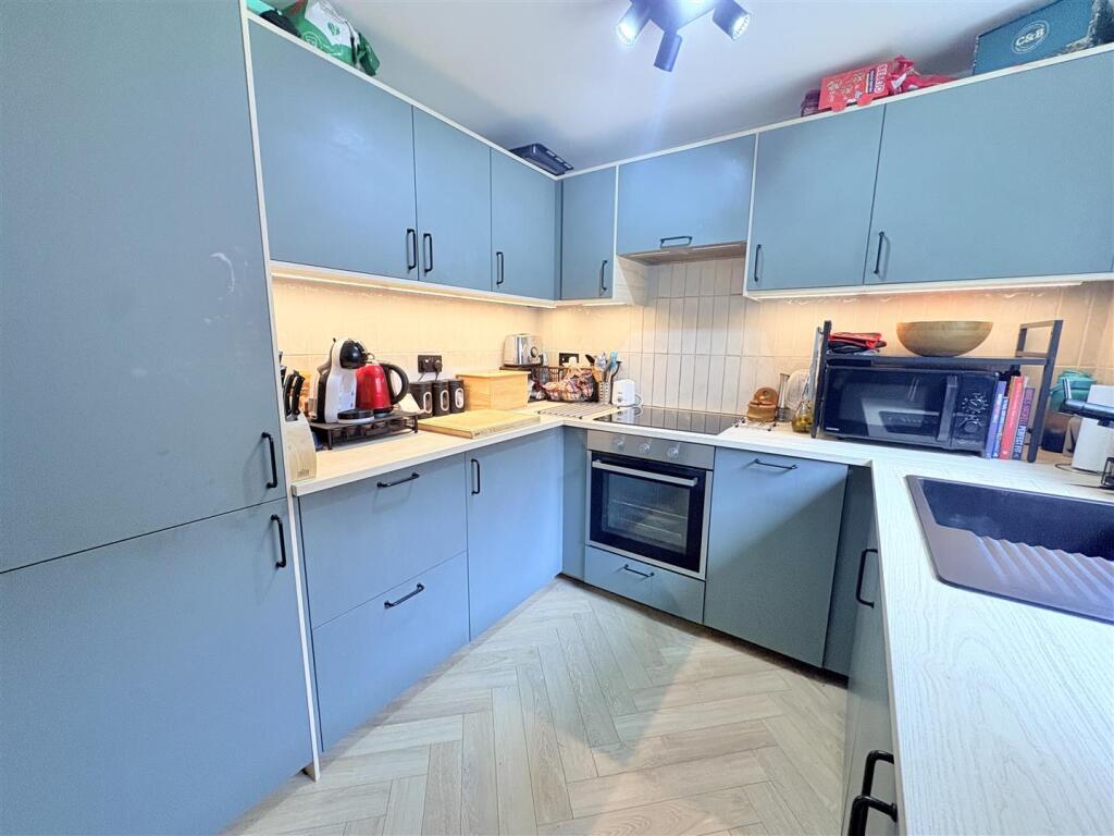 Apartment in Birmingham, Sparkhill - More