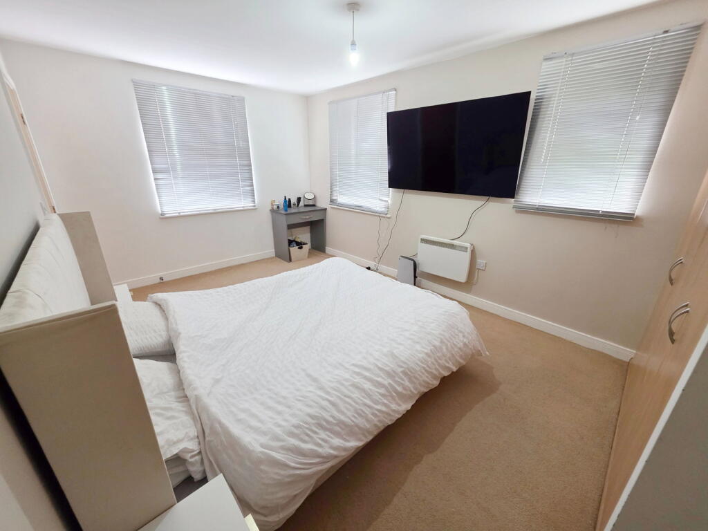 Apartment in Sheffield, Halfway - View 5