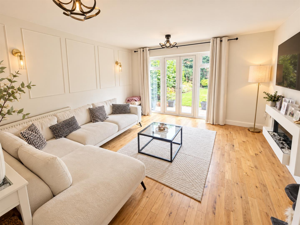 House in Southampton - More