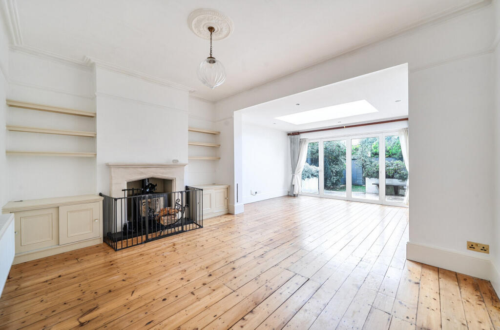 House in Kingston upon Thames - View 2