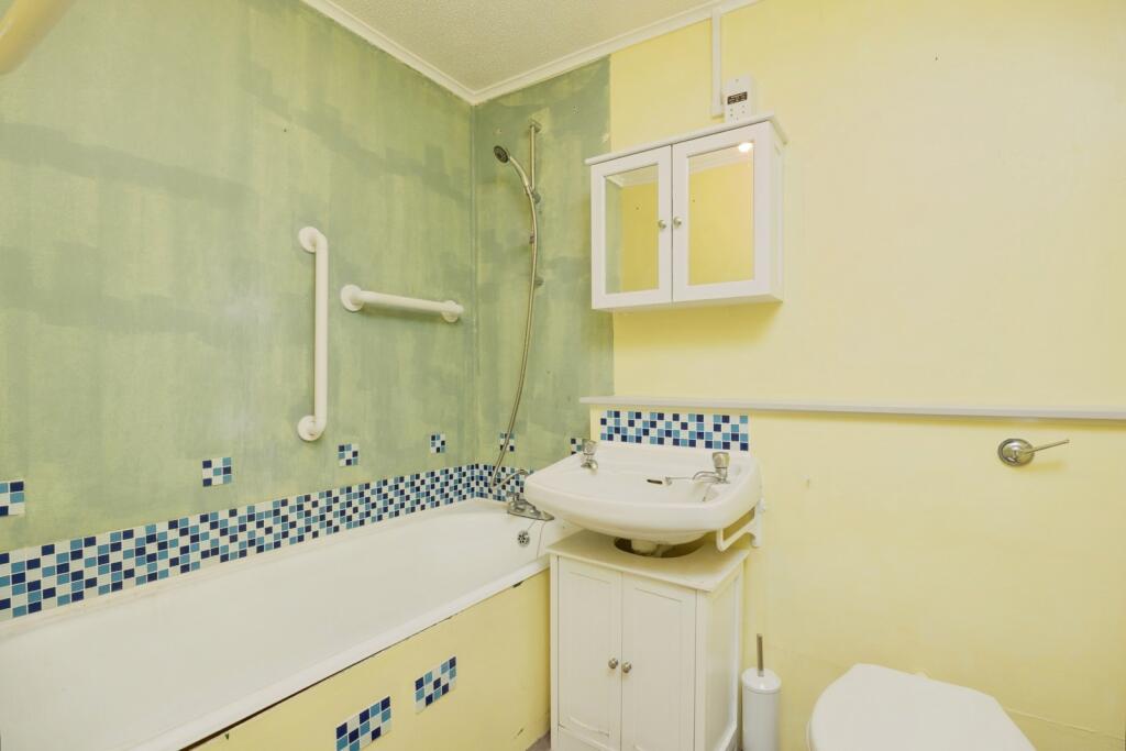 House in Tonbridge - More