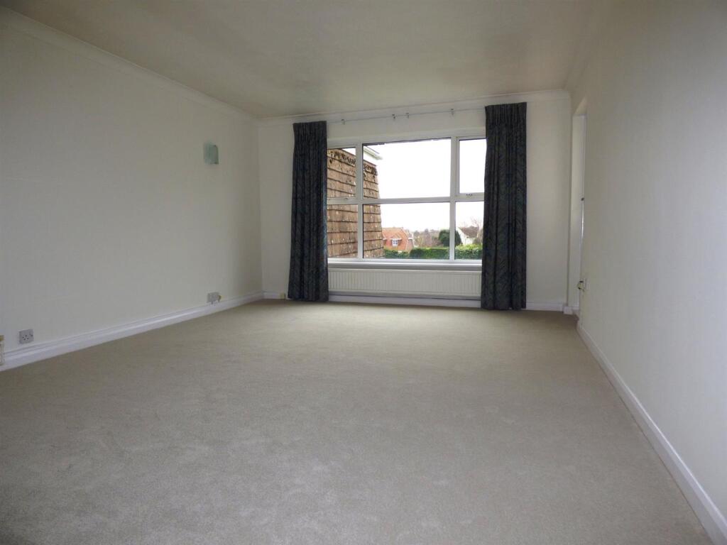 Fincham Close, East Preston photo 5