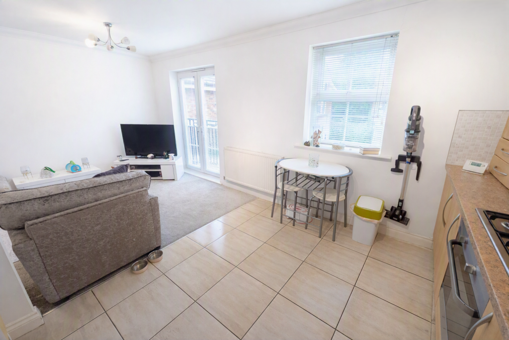 Apartment in Newcastle upon Tyne - View 5