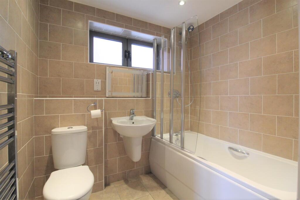 Apartment in Wakefield - View 4