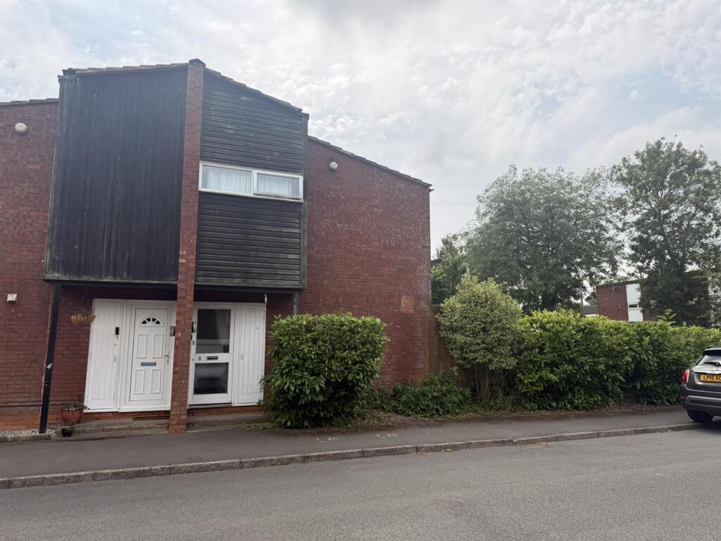 Main image of property: Pembridge Close, Redditch