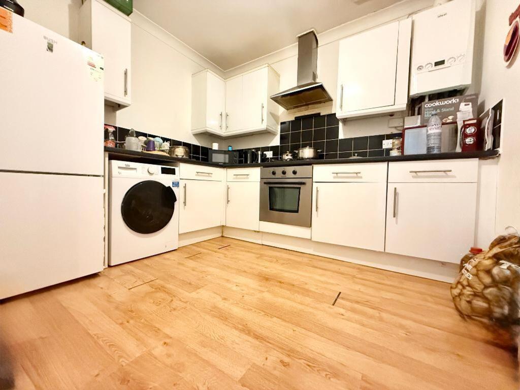 High Town Road, Luton, LU2 - View 3