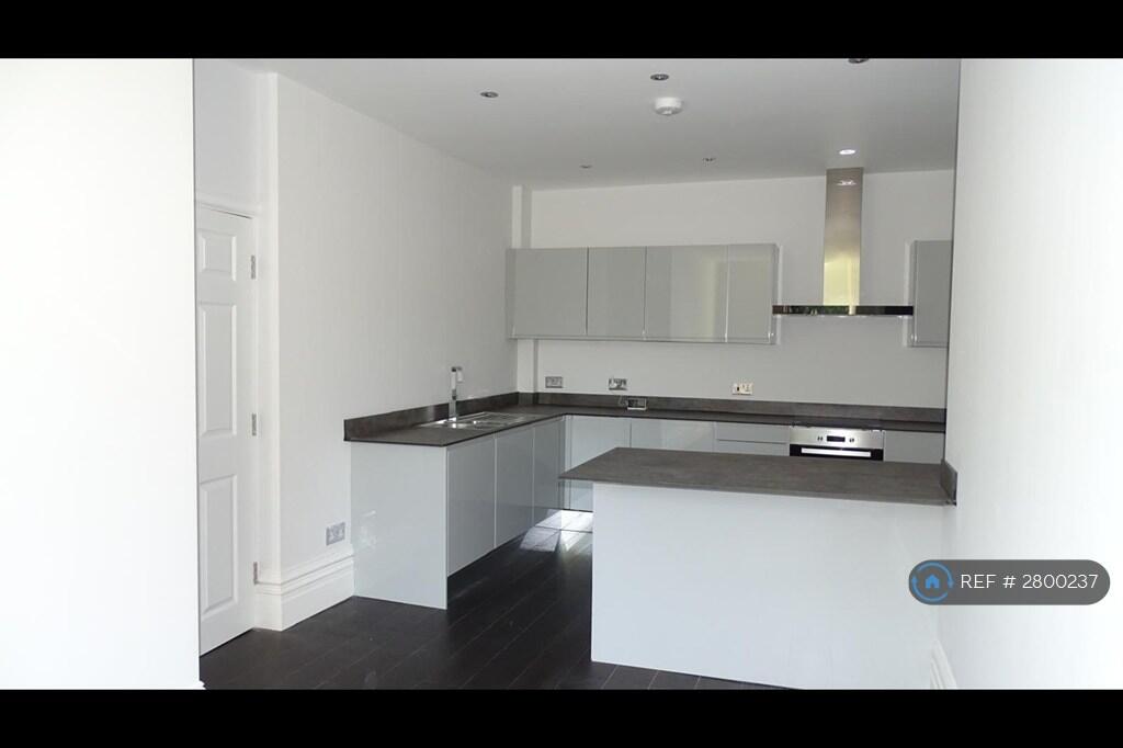 Apartment in Liverpool - View 3