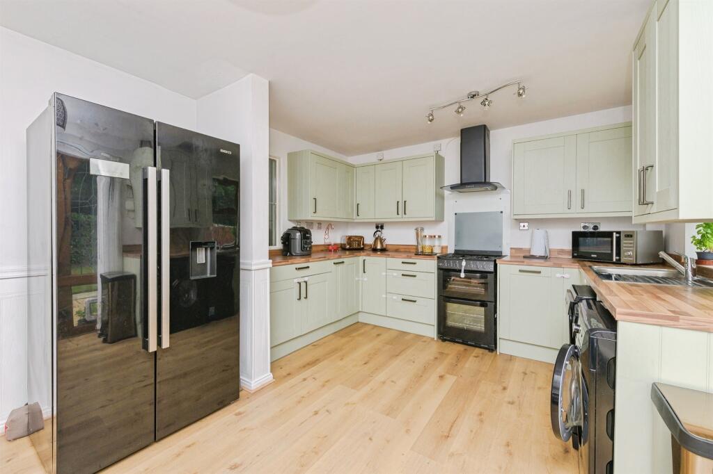 House in Tamworth, Amington - View 5