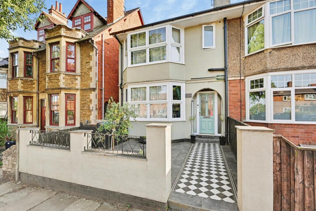Main image of property: Kingsthorpe Grove, Northampton