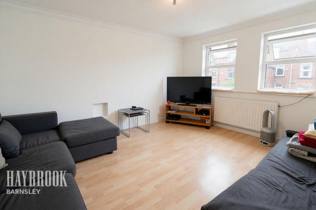 House in Barnsley, Old Town, Kingstone - More