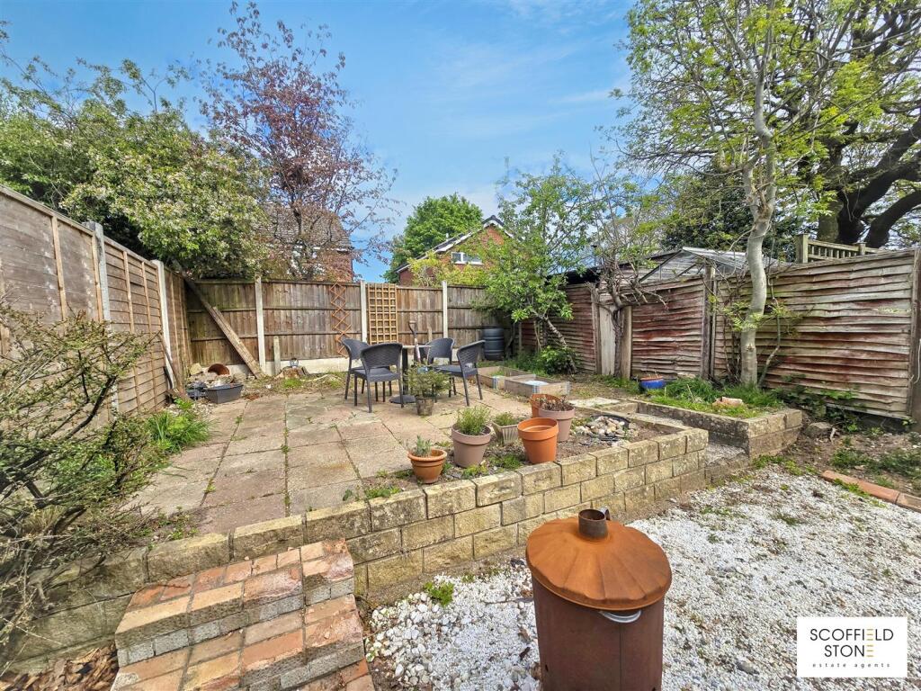 House in Derby, Mickleover - More